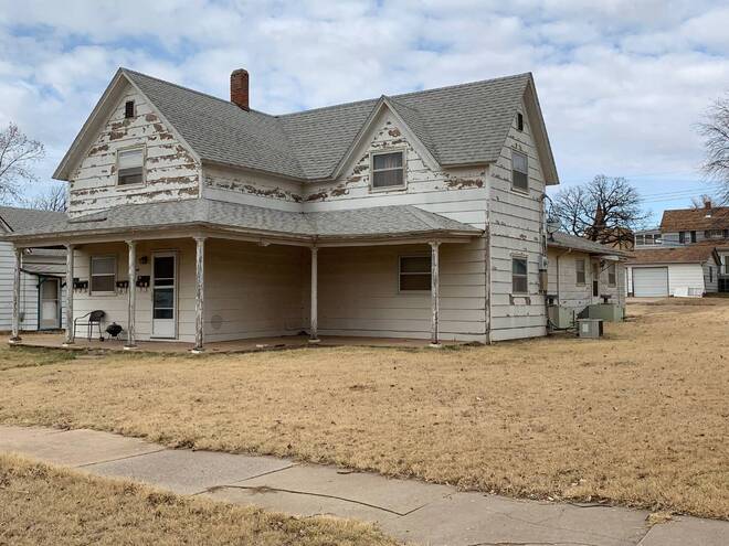 220 East B, Kingman, KS 67068 (Sold NYStateMLS Listing #10958702)