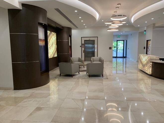 20225 NE 34th Ct, Apt 817, Miami, FL 33180
