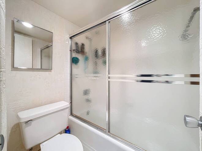 20225 NE 34th Ct, Apt 817, Miami, FL 33180
