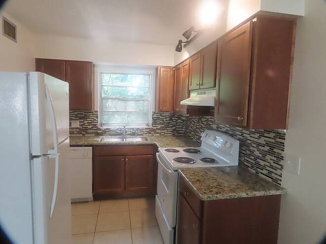 1307 Cook St., Deland, FL 32724