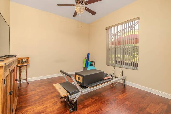 537 Montage Ln, Poinciana, FL 34759