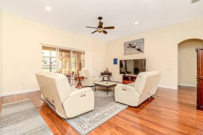 537 Montage Ln, Poinciana, FL 34759