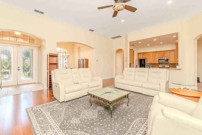 537 Montage Ln, Poinciana, FL 34759