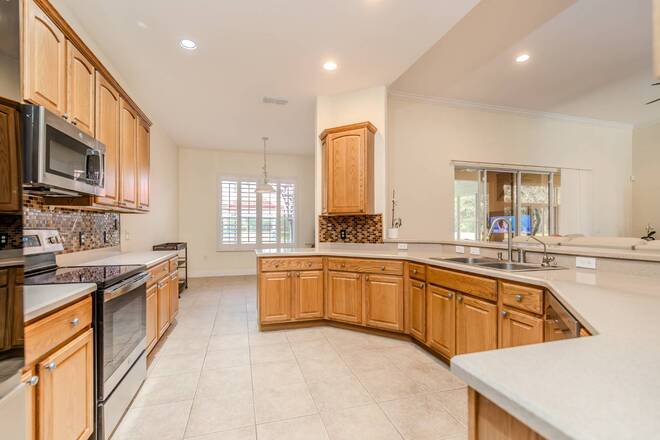 537 Montage Ln, Poinciana, FL 34759