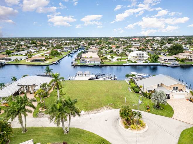 2208 SE 27th Street, Cape Coral, FL 33904