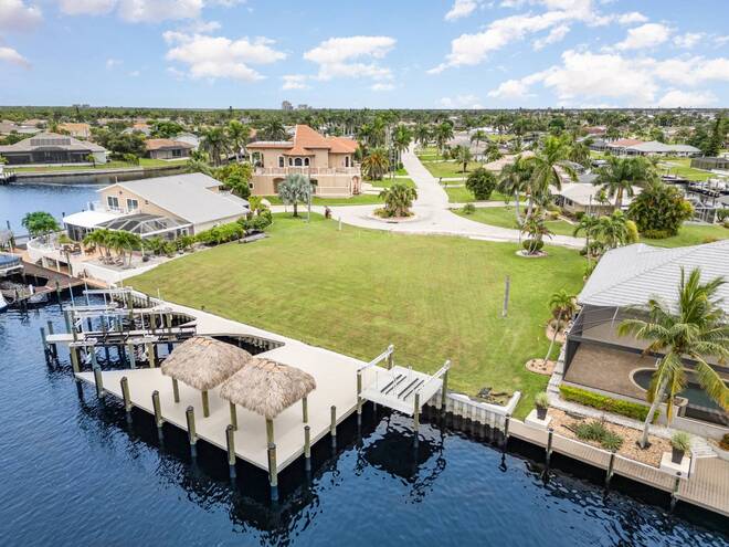 2208 SE 27th Street, Cape Coral, FL 33904