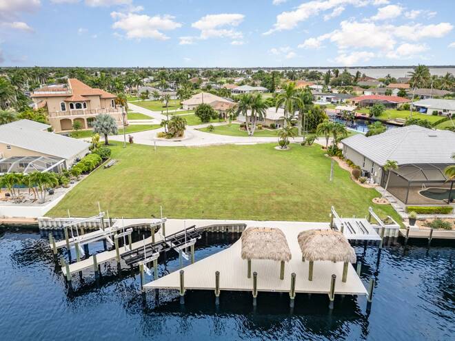 2208 SE 27th Street, Cape Coral, FL 33904