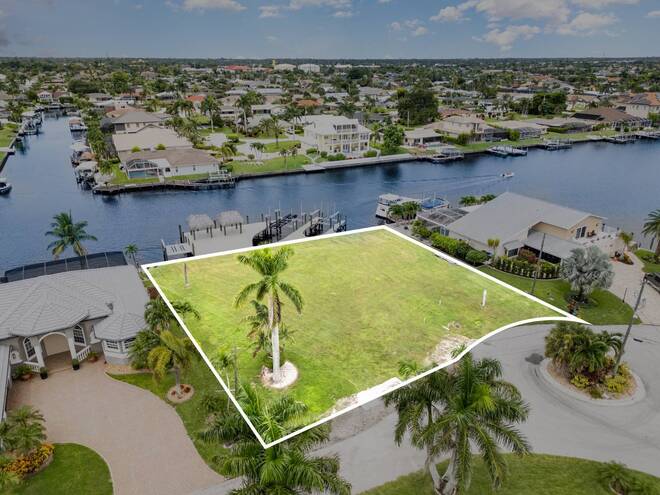 2208 SE 27th Street, Cape Coral, FL 33904