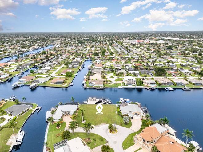 2208 SE 27th Street, Cape Coral, FL 33904