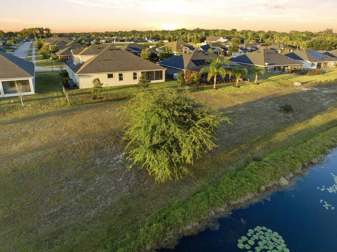 58 Eagle Lake Dr, Flagler Beach, FL 32136