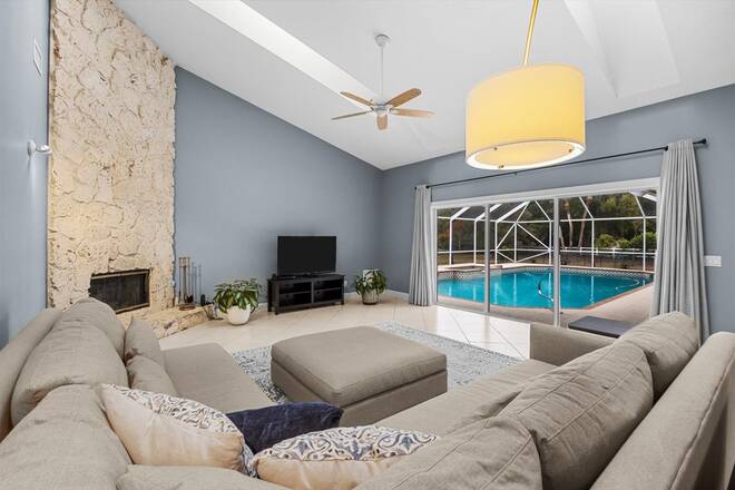 10969 S Dogwood Trl, Jupiter, FL 33478