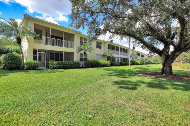 630 Lalique Cir, #506, Naples, FL 34119