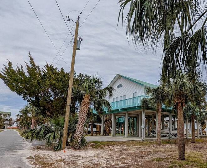 71 11th Ave West, Horseshoe Beach, FL 32648
