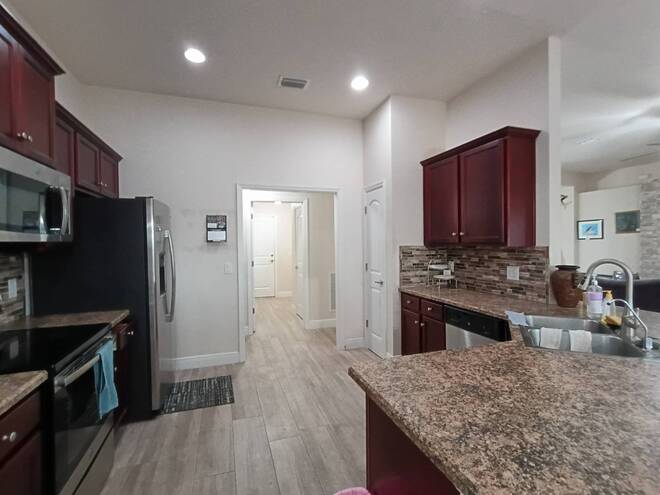 1426 NE 5th Pl, Cape Coral, FL 33909