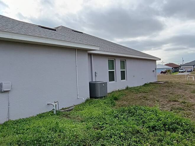 1426 NE 5th Pl, Cape Coral, FL 33909