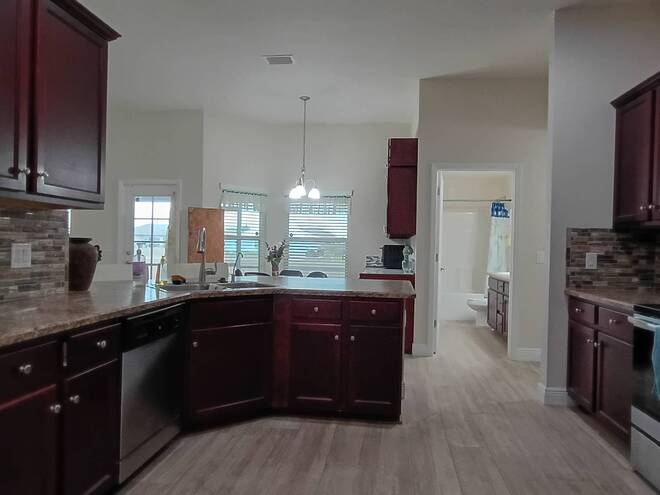 1426 NE 5th Pl, Cape Coral, FL 33909