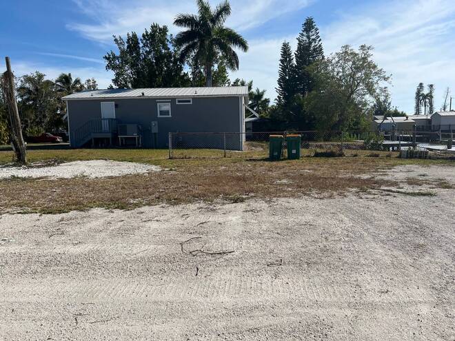 21 & 22 Spoonbill Ave, Everglades City, FL 34139