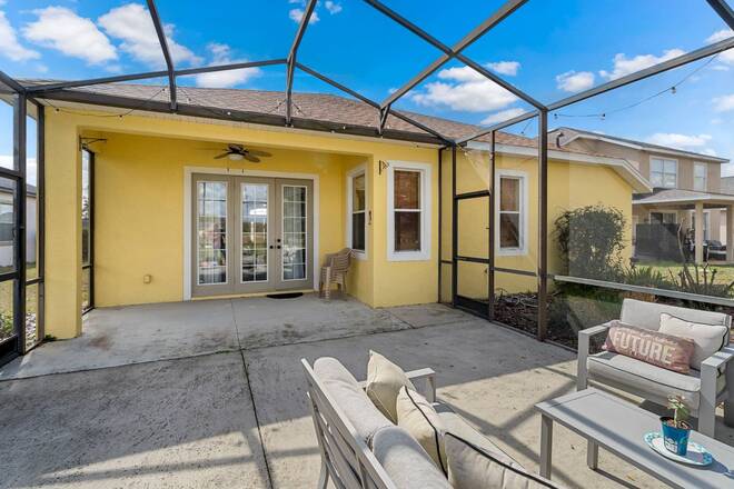 33719 Terragona Dr, Sorrento, FL 32776