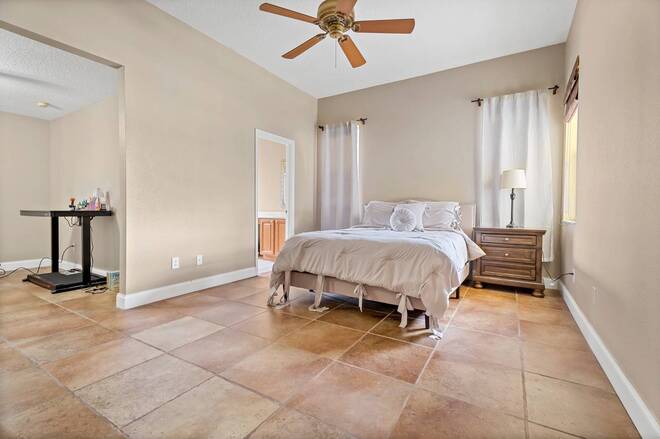 33719 Terragona Dr, Sorrento, FL 32776