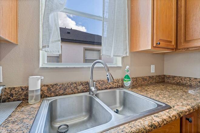33719 Terragona Dr, Sorrento, FL 32776