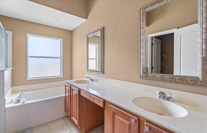 33719 Terragona Dr, Sorrento, FL 32776