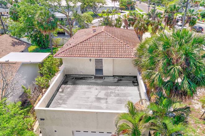 205 Gulf Blvd, Belleair Beach, FL 33786