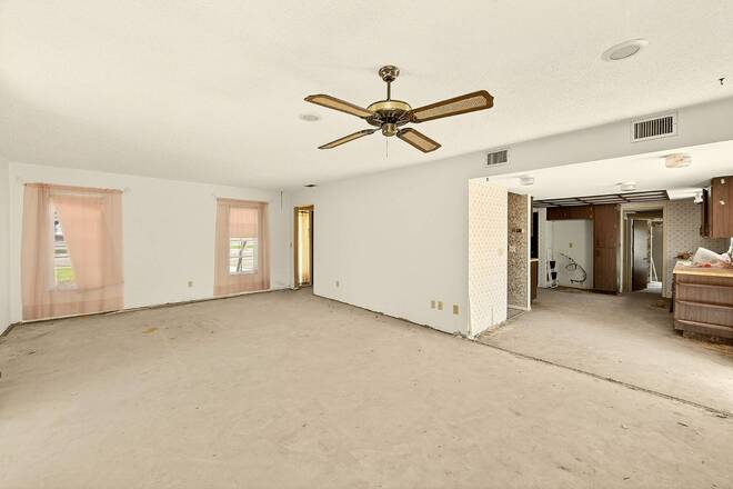 205 Gulf Blvd, Belleair Beach, FL 33786