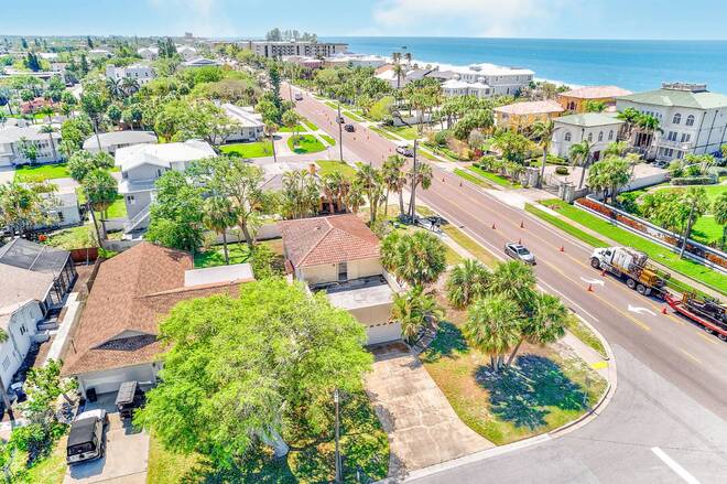 205 Gulf Blvd, Belleair Beach, FL 33786