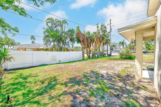 205 Gulf Blvd, Belleair Beach, FL 33786
