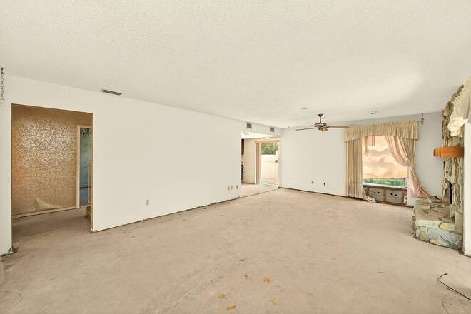 205 Gulf Blvd, Belleair Beach, FL 33786