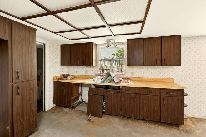 205 Gulf Blvd, Belleair Beach, FL 33786