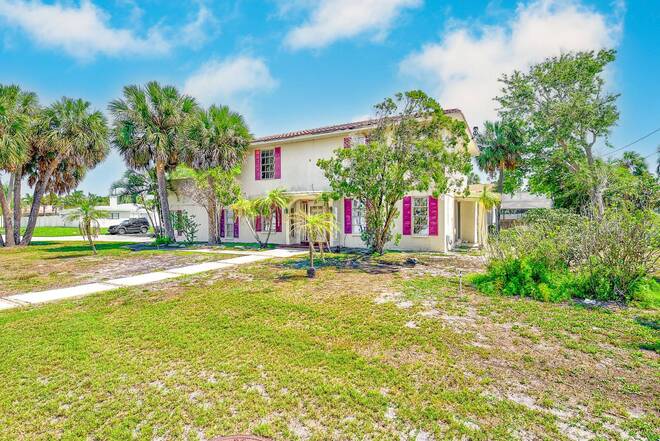 205 Gulf Blvd, Belleair Beach, FL 33786