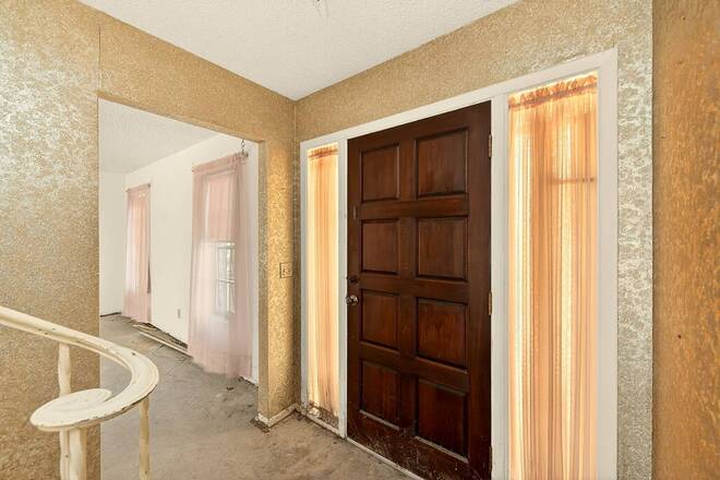 205 Gulf Blvd, Belleair Beach, FL 33786