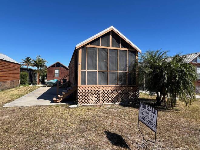 875 & 901 Copeland Ave S, Everglades City, FL 34139