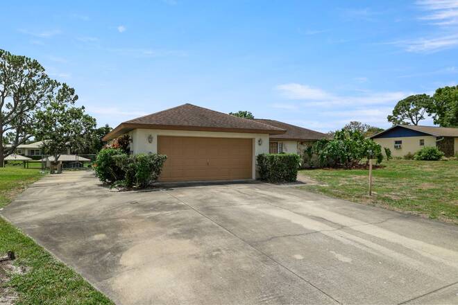 109 Citrus Rd NE, Lake Placid, FL 33852