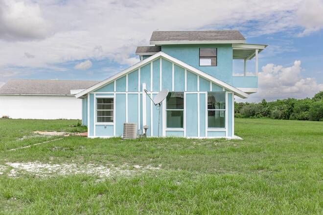 19505 NW 80th Dr., Okeechobee, FL 34972