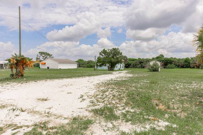 19505 NW 80th Dr., Okeechobee, FL 34972