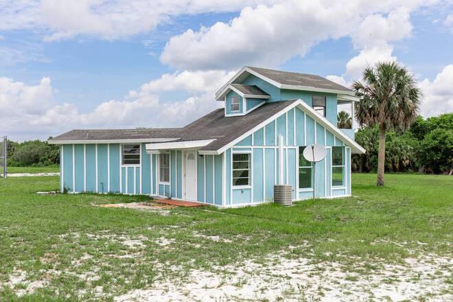 19505 NW 80th Dr., Okeechobee, FL 34972