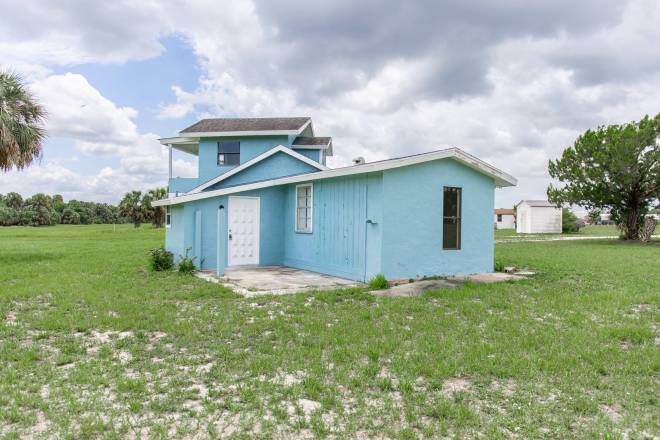 19505 NW 80th Dr., Okeechobee, FL 34972