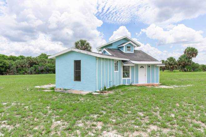 19505 NW 80th Dr., Okeechobee, FL 34972