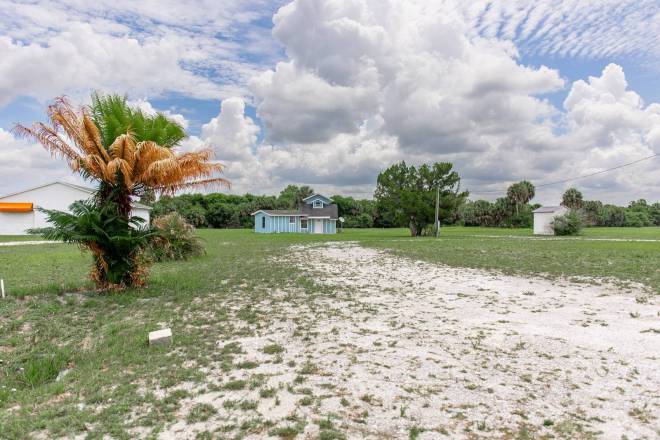 19505 NW 80th Dr., Okeechobee, FL 34972