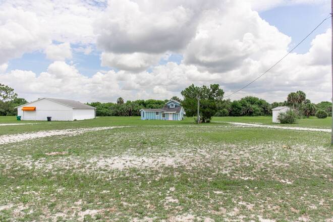 19505 NW 80th Dr., Okeechobee, FL 34972