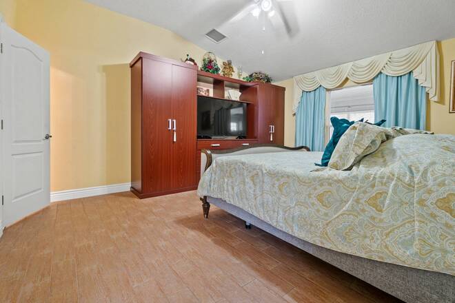 900 Blaney Ct, Deltona, FL 32725