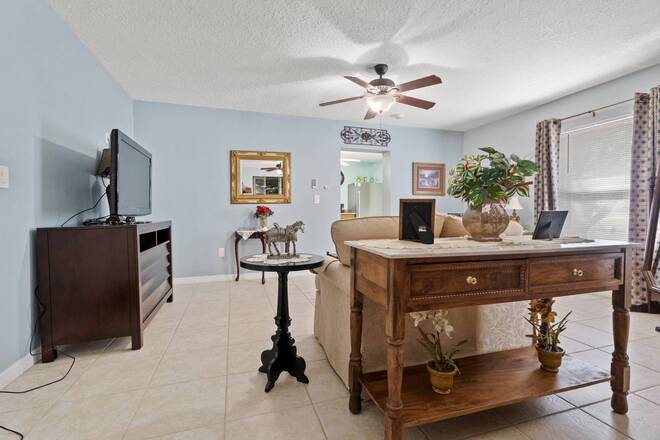 900 Blaney Ct, Deltona, FL 32725
