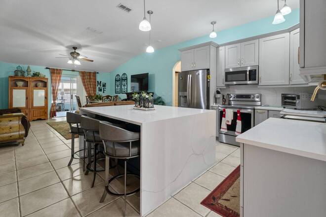 900 Blaney Ct, Deltona, FL 32725