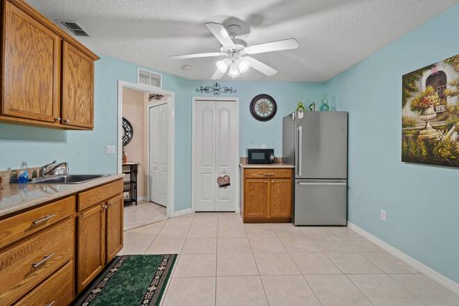 900 Blaney Ct, Deltona, FL 32725