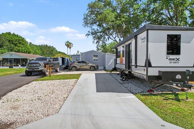 58  Leisure Dr, Auburndale, FL 33823