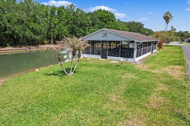 58  Leisure Dr, Auburndale, FL 33823