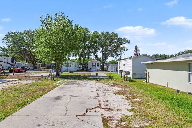 58  Leisure Dr, Auburndale, FL 33823