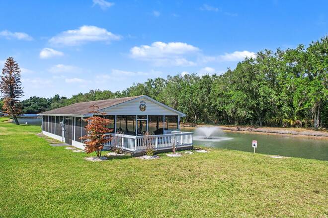 58  Leisure Dr, Auburndale, FL 33823